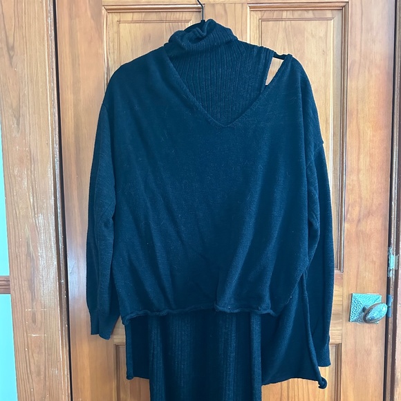 Black People Beach Sweater Set, Size Small - Picture 2 of 4